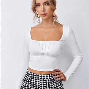 White square neck runched top
